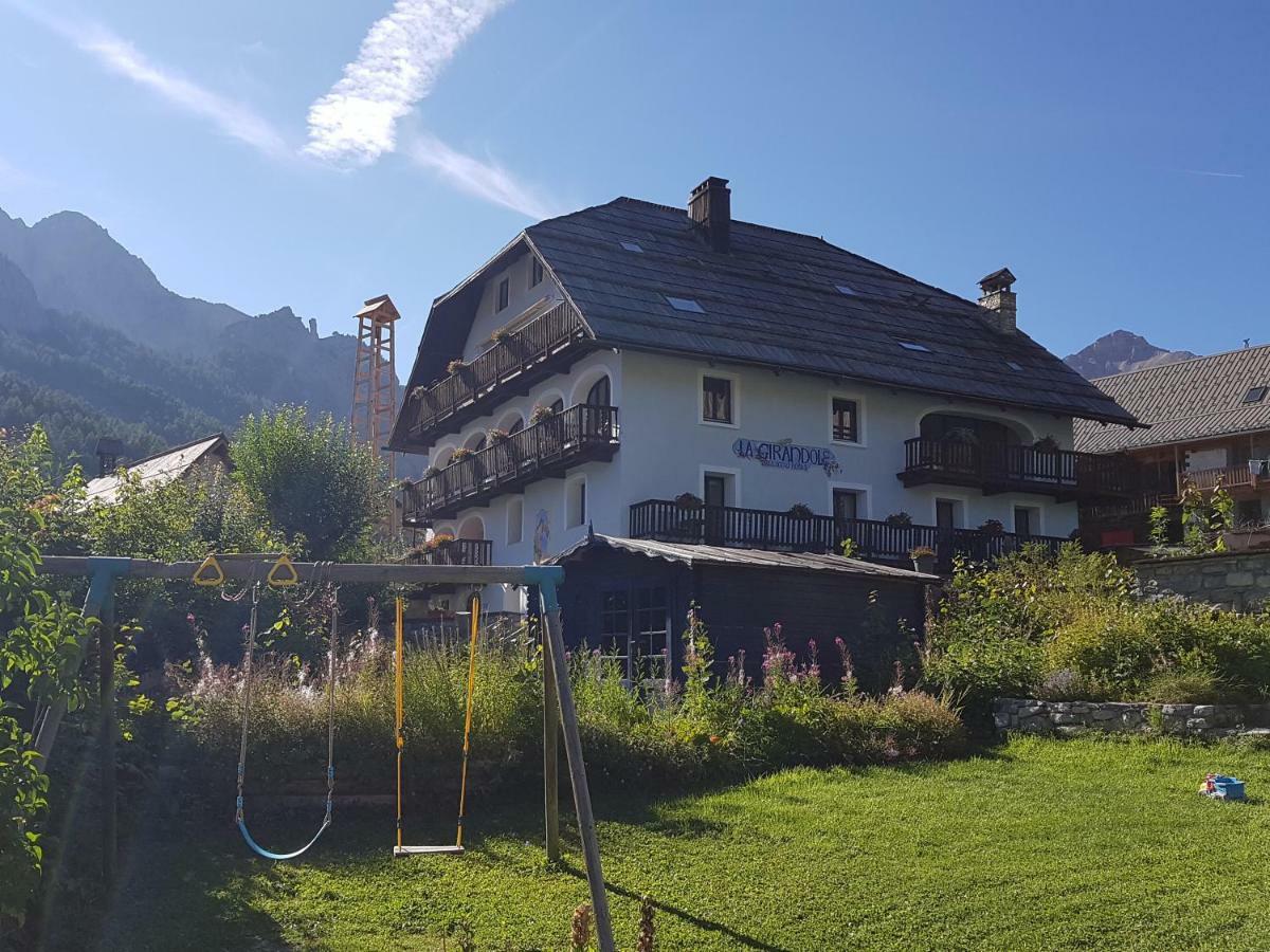 La Girandole Chambre D'Hotes Et Location D'Appartement Arvieux Luaran gambar