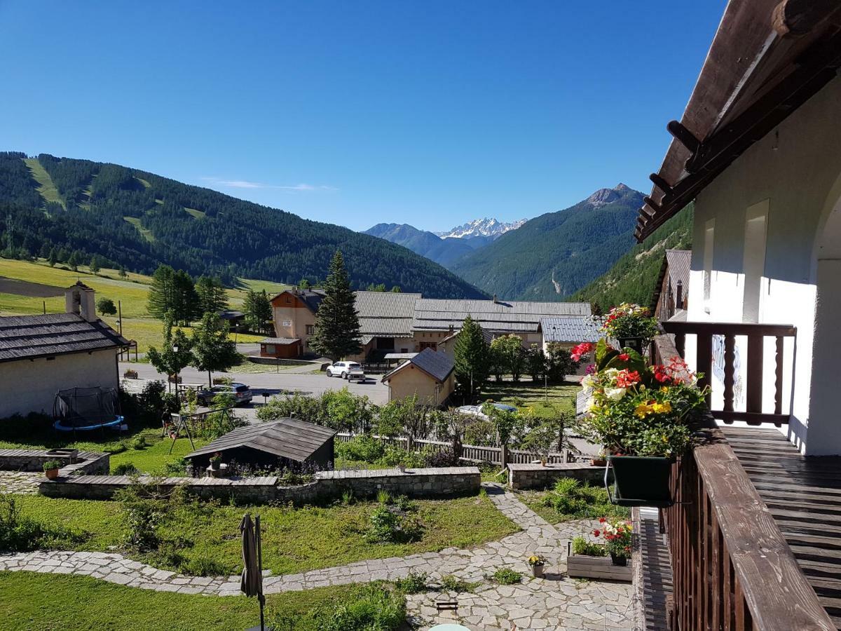 La Girandole Chambre D'Hotes Et Location D'Appartement Arvieux Luaran gambar